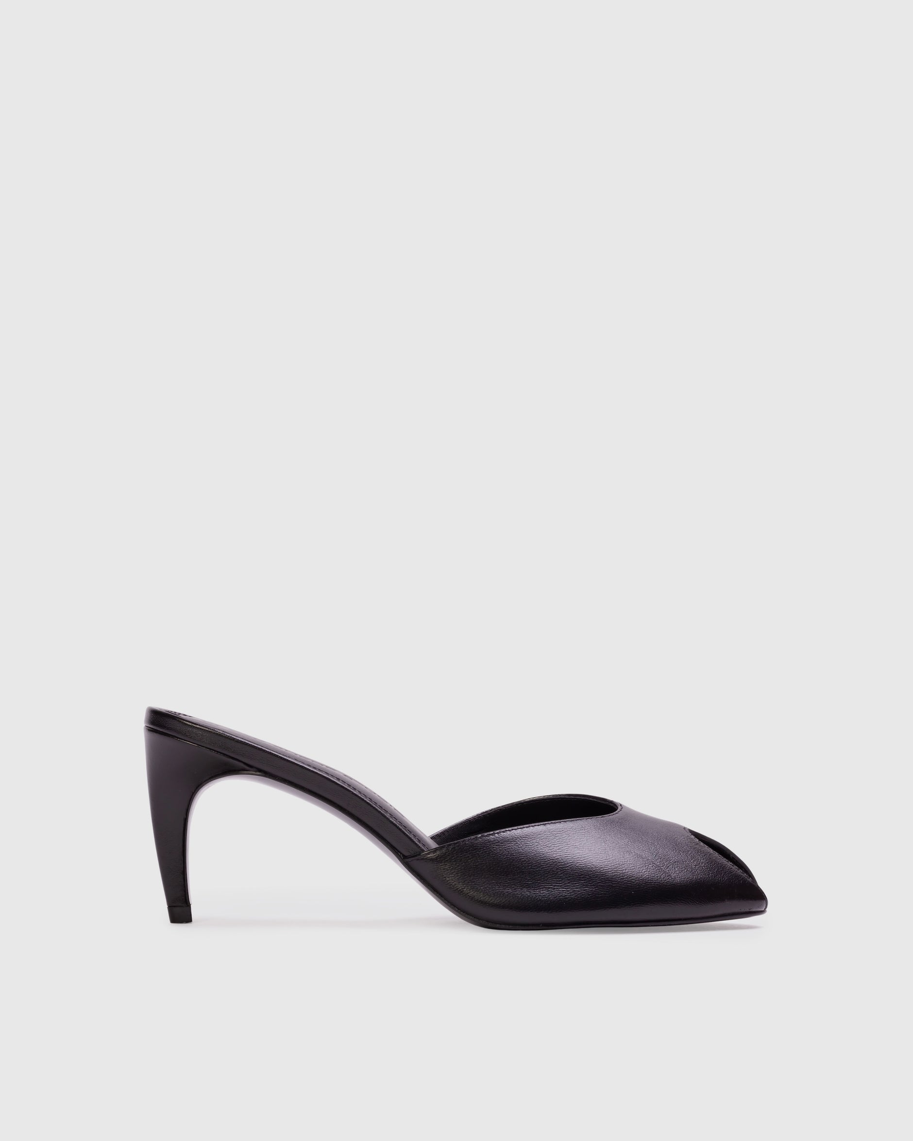 Platform sandals in suede